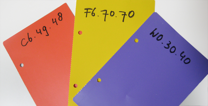 3 stalen Sikkens kleurenwaaier Akzo Nobel kleurnummers roelienke de vries kleurontwerp voor corporatievastgoed